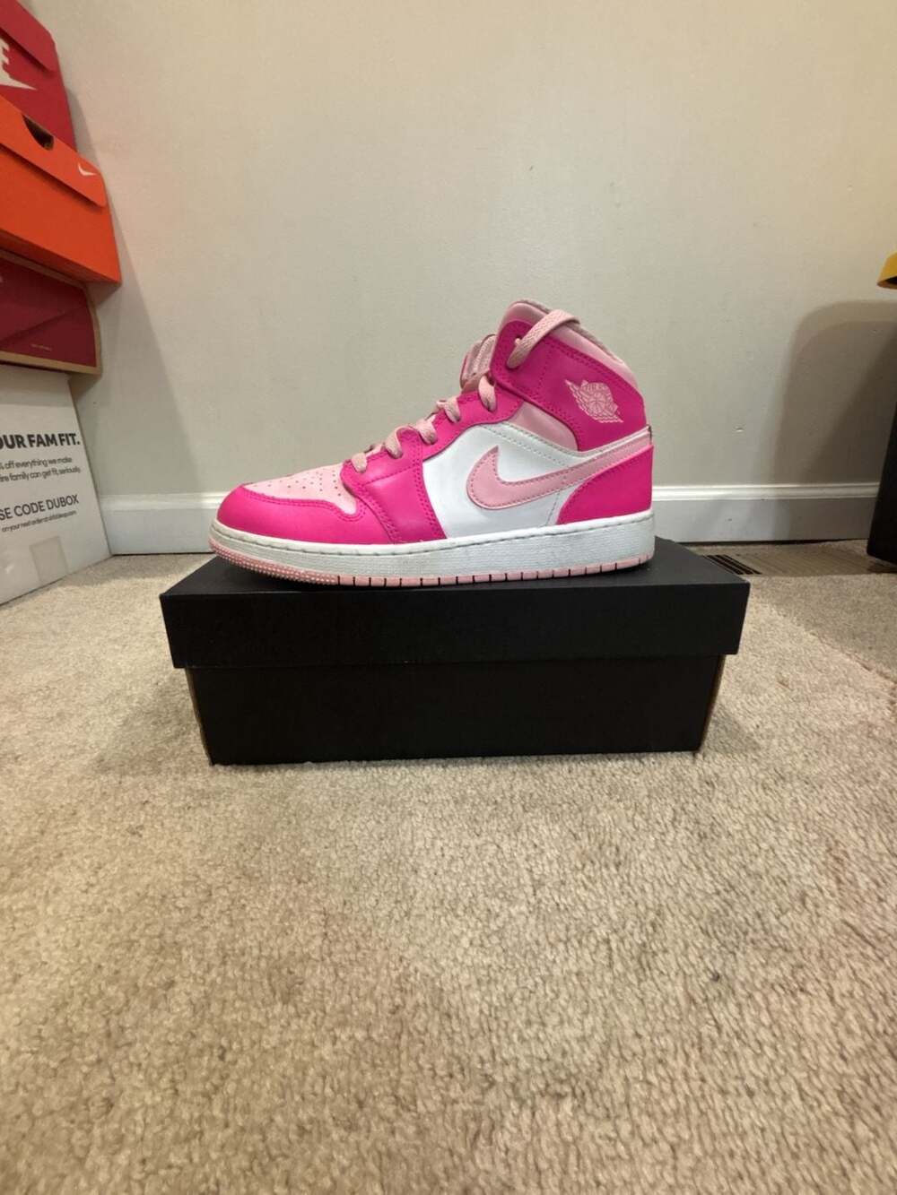 Nike Air Jordan 1 Mid GS Fuchsia Pink/White Size 5.5Y